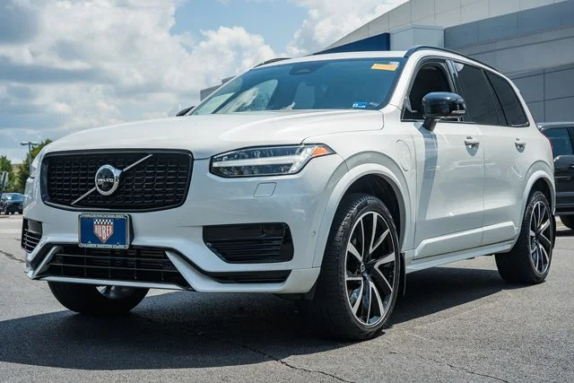 Certified Used 2023 Crystal White Volvo Ultimate image 3