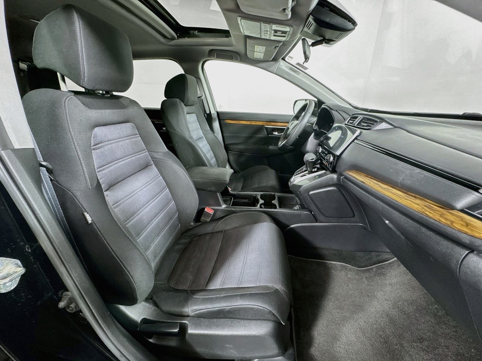 Used 2019  Honda EX image 28