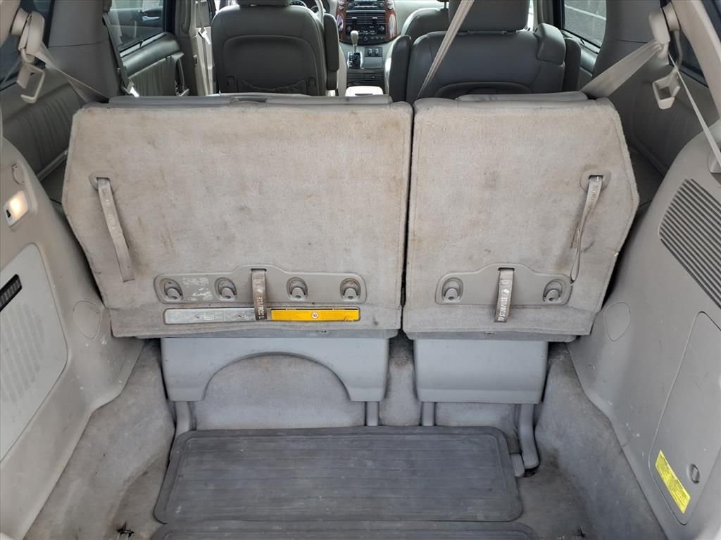 Used 2004 Green Toyota XLE image 18