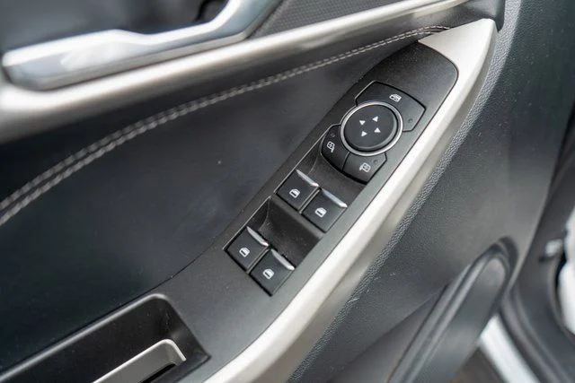 Used 2023 Silver Ford XLT image 19