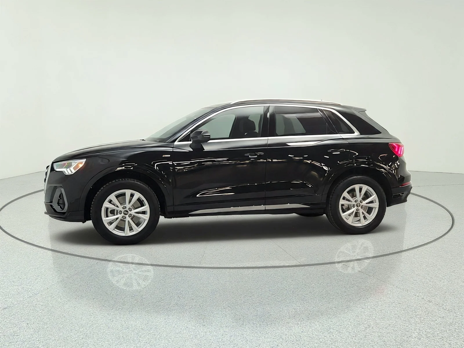 Used 2024 Mythos Black Metallic Audi S line Premium image 8