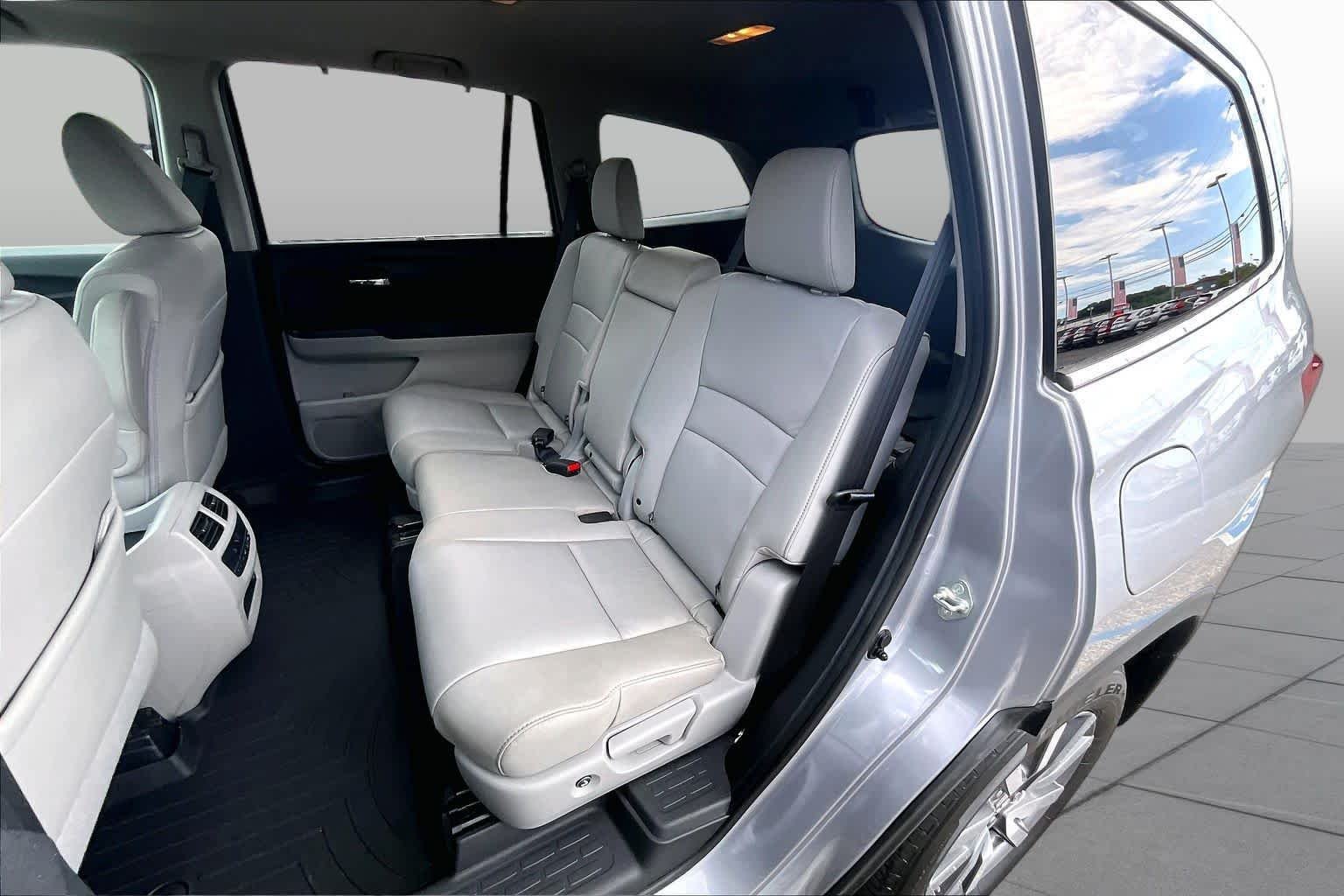 Used 2021 Lunar Silver Metallic Honda EX-L image 20