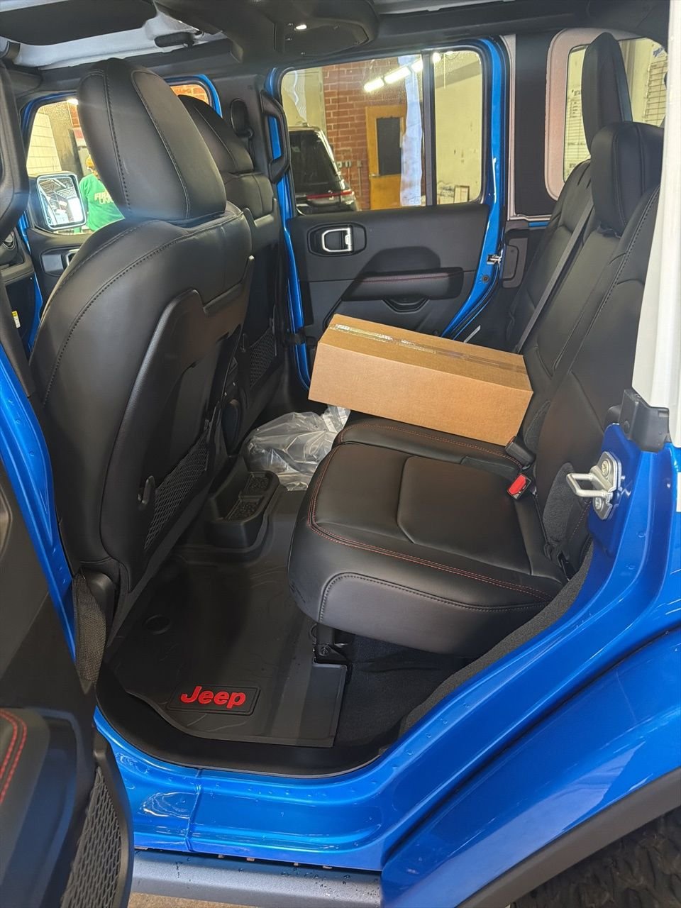 New 2026 Hydro Blue Pearl-Coat Exterior Paint Jeep Rubicon X image 14