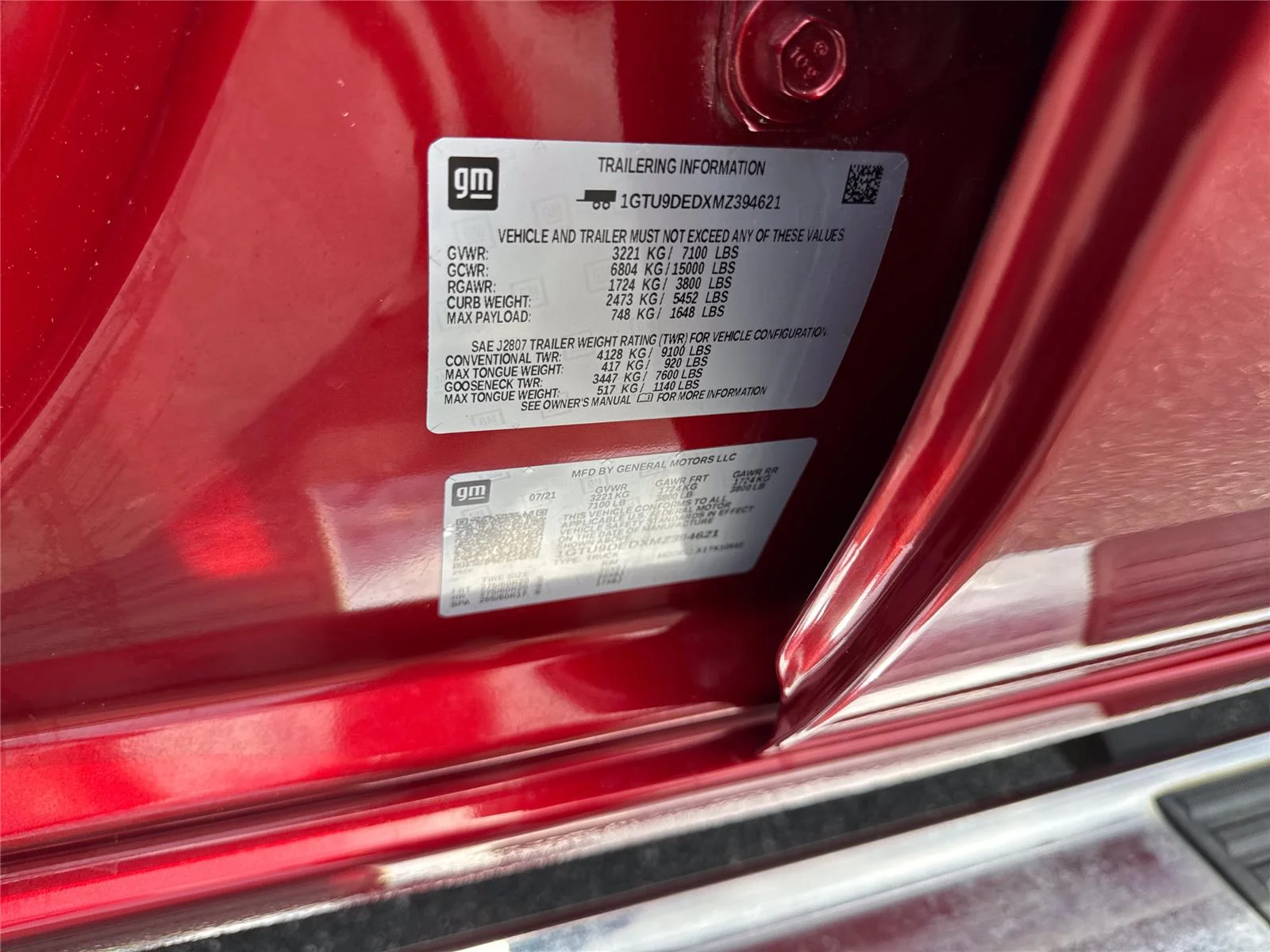 Used 2021 CAYENNE RED TINTCOAT GMC SLT image 39