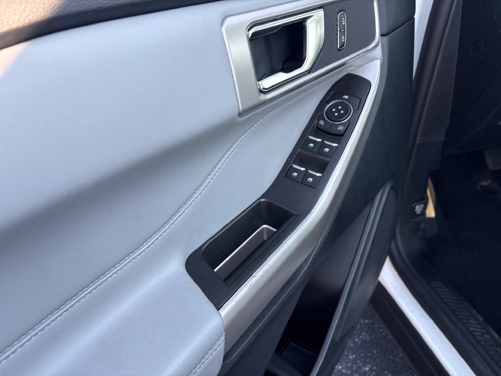 Used 2024 White Ford XLT image 10
