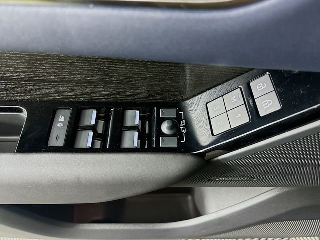 Certified Used 2026 Varesine Blue Land Rover Dynamic SE image 19