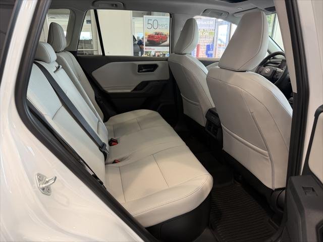 Certified Used 2026 WIND CHILL PEARL* Toyota  image 37