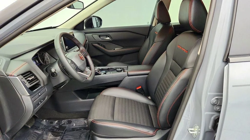 Used 2025 Boulder Gray Pearl Nissan AWD Rock Creek image 19