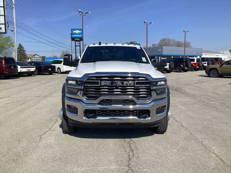 New 2026 Bright White Clear-Coat Exterior Paint RAM Tradesman image 2