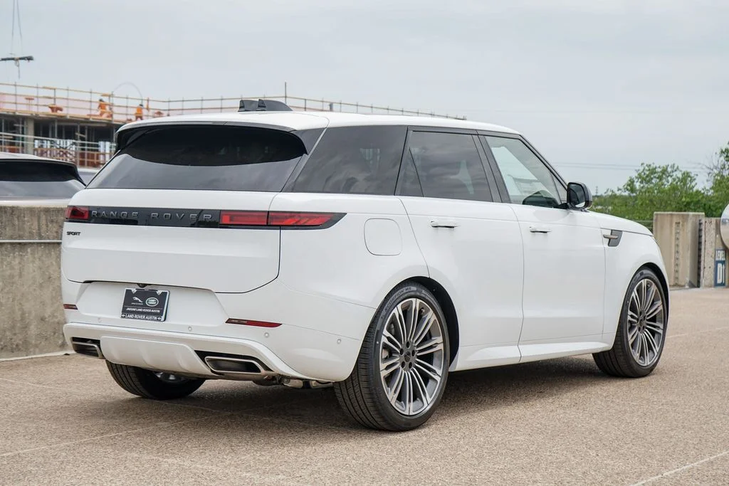 New 2026 White Land Rover Dynamic SE image 8