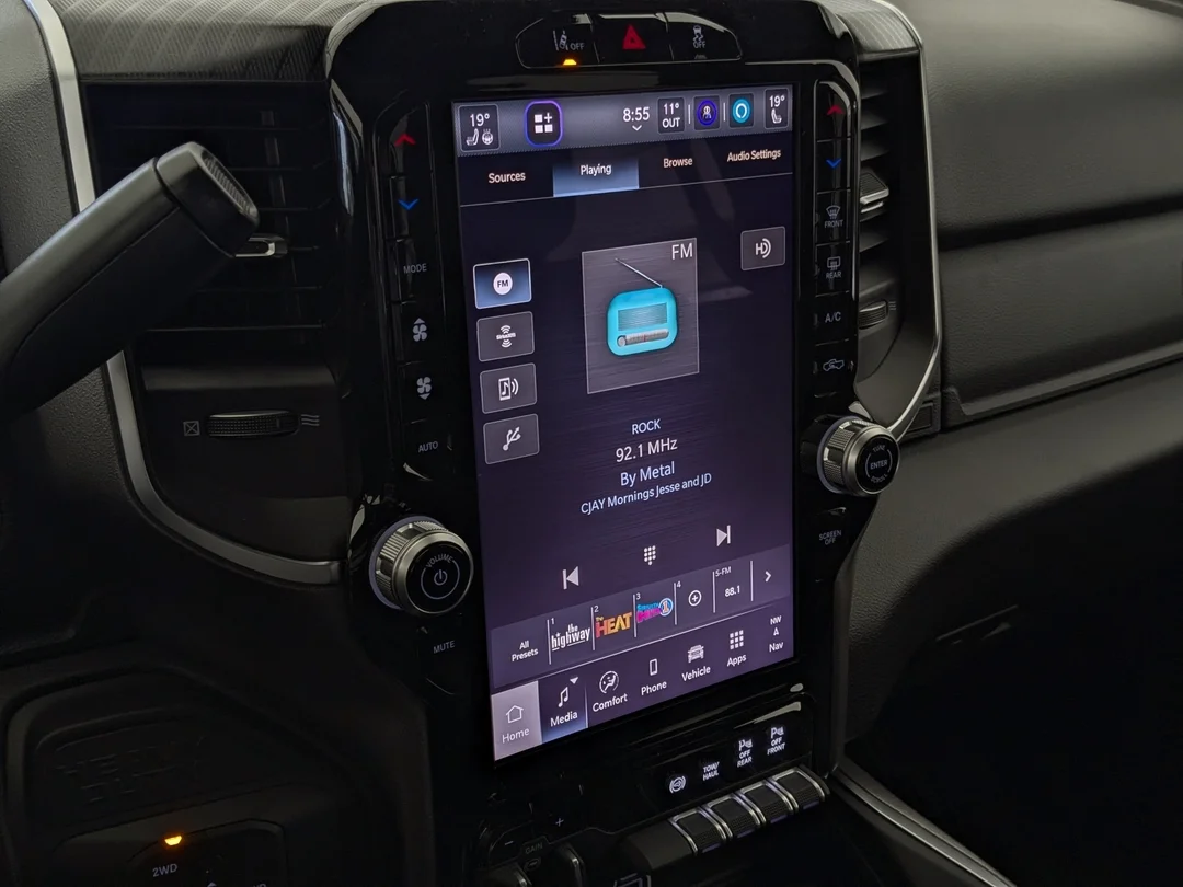 New 2026 Blue RAM Big Horn - - 6.7L HO Diesel - 5th Wheel/Gooseneck Prep - Sport App Pkg - Nav - Cargo Cam & More! image 22