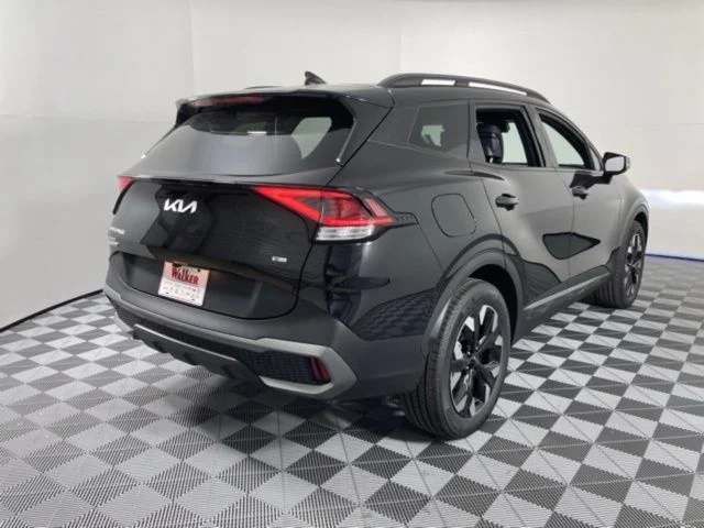 Used 2024 Black Kia X-Line image 6