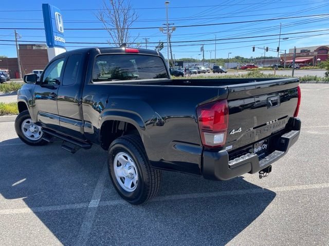 Used 2022 Midnight Black Metallic Toyota SR image 5