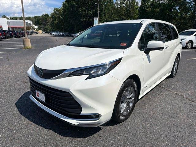 Certified Used 2021 BLIZZARD PEARL Toyota  image 8