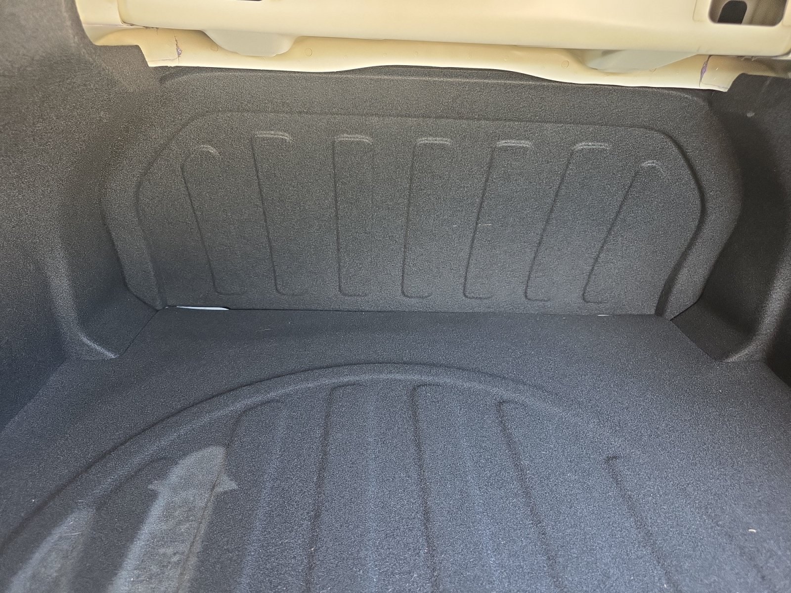 Certified Used 2025 Snow White Pearl Kia LX image 10