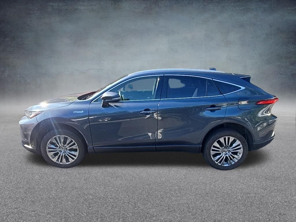 Used 2021 Coastal Gray Toyota XLE image 4