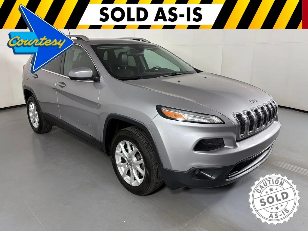 Used 2018 Silver Jeep Latitude Plus image 2