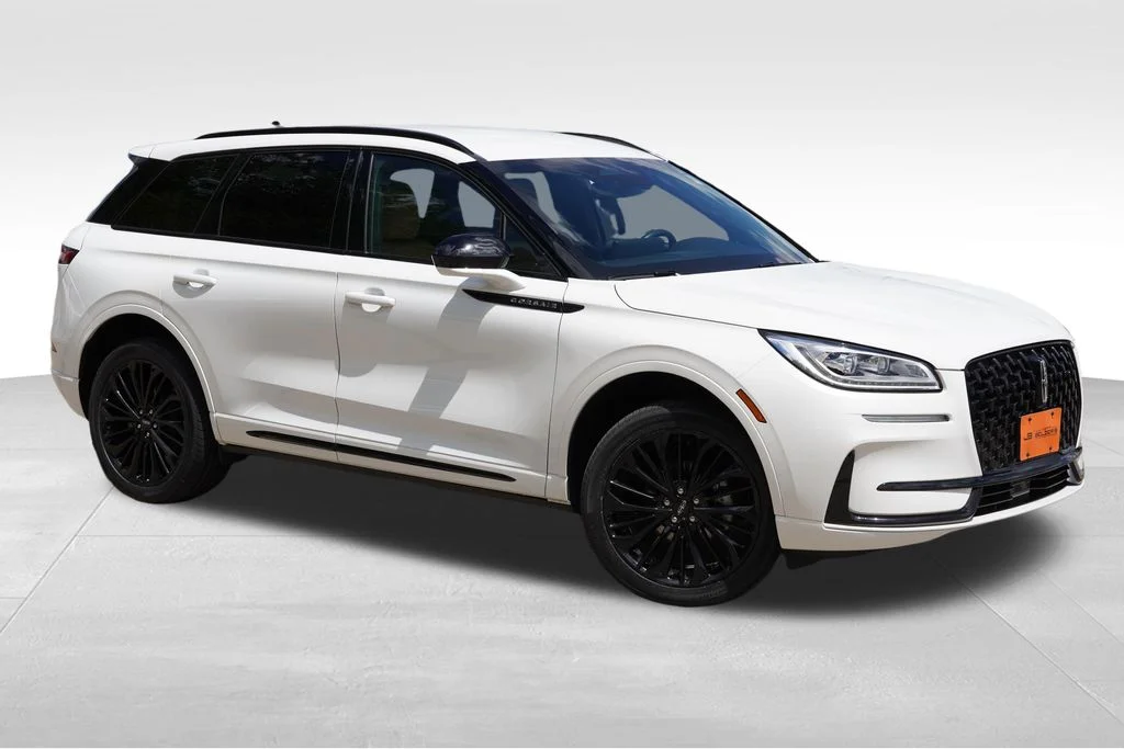 Used 2023 Pristine White Metallic Tri-Coat Lincoln Reserve image 2