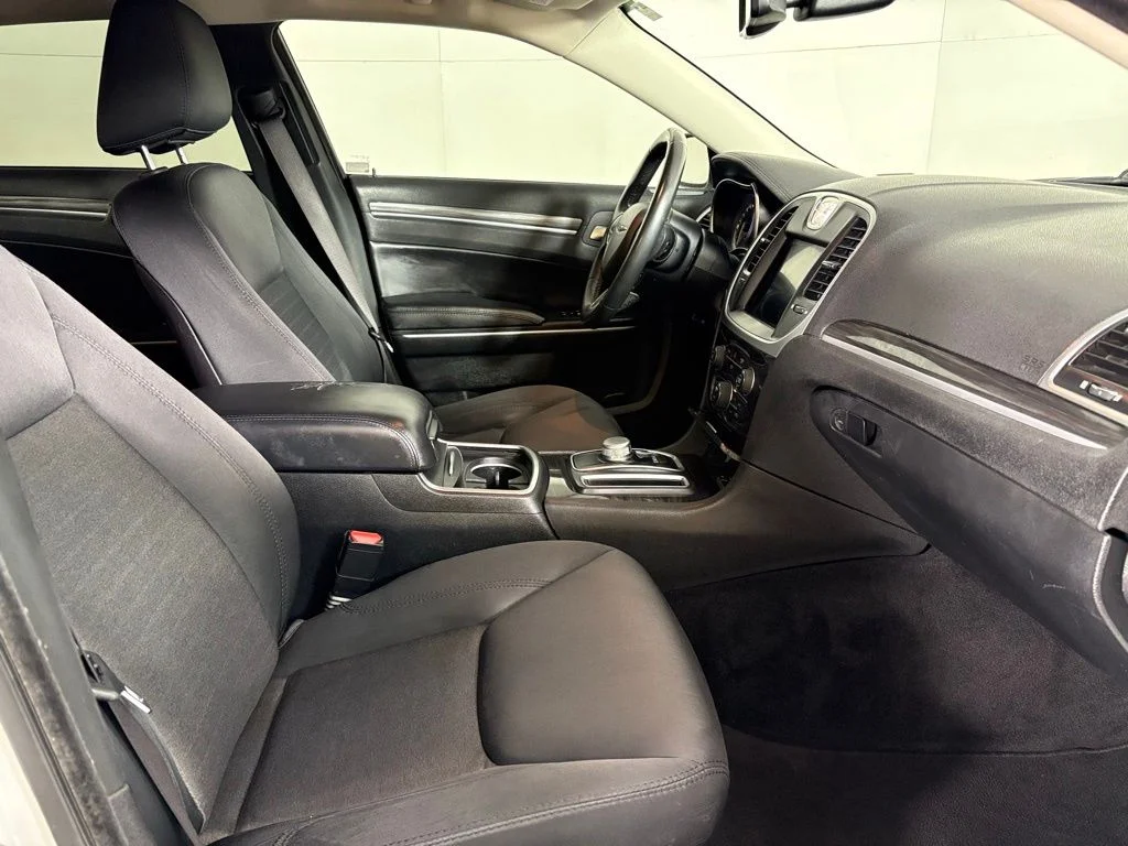 Used 2019 White Chrysler Touring image 14
