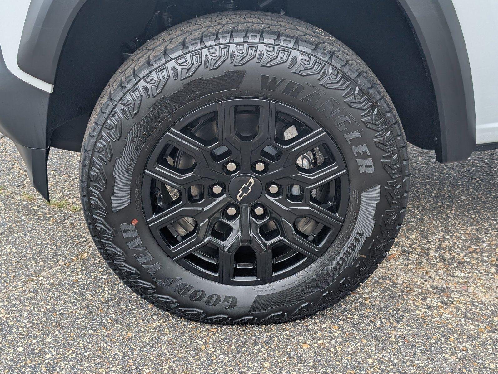 2026 Chevrolet Colorado Trail Boss - Photo 11