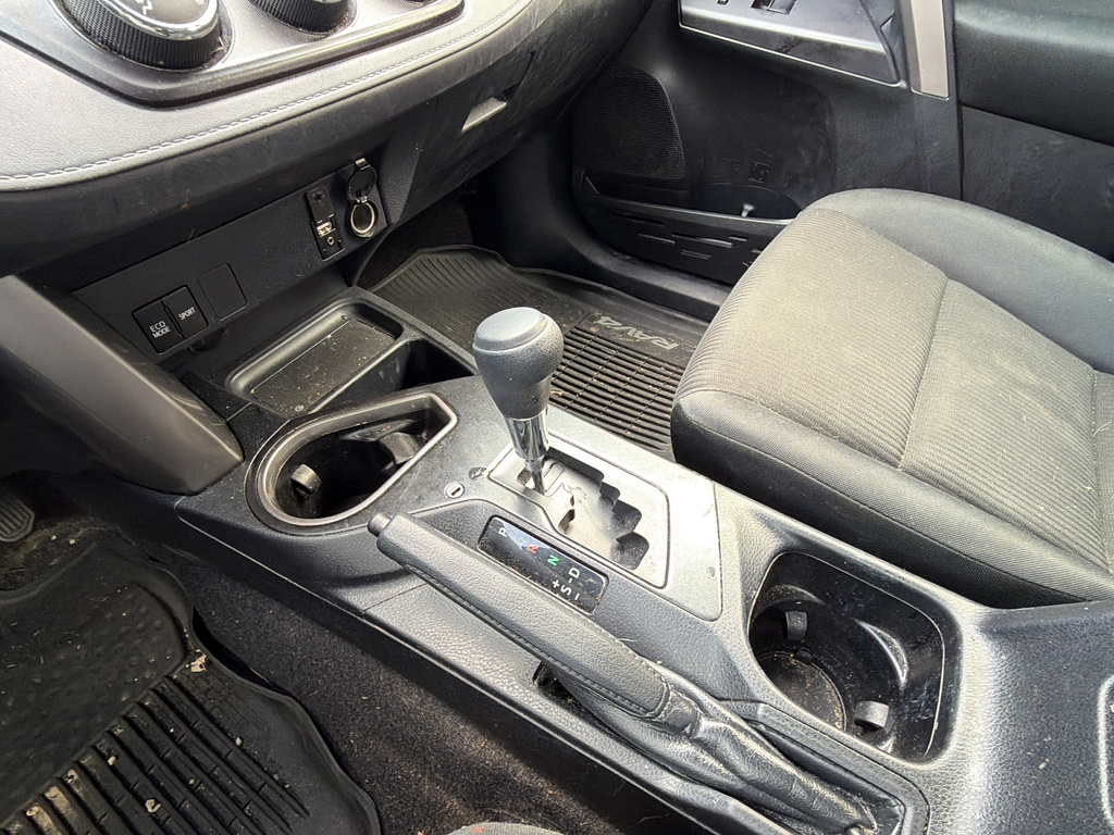 Used 2018 Silver Toyota LE image 36