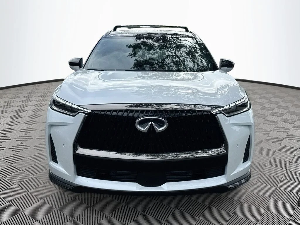 New 2027 2T RAD WHT INFINITI Autograph AWD image 2