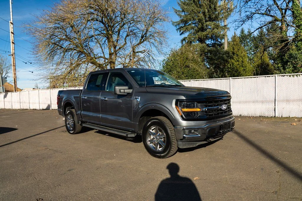 Used 2025 Gray Ford XLT image 24