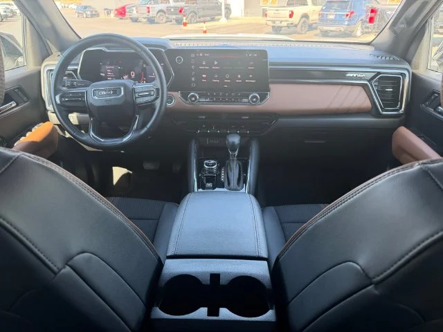 Used 2024 White GMC AT4 image 19