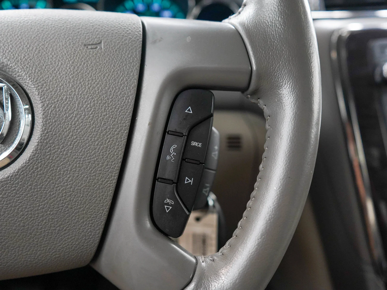 Used 2015 Quicksilver Metallic Buick Leather Group image 27