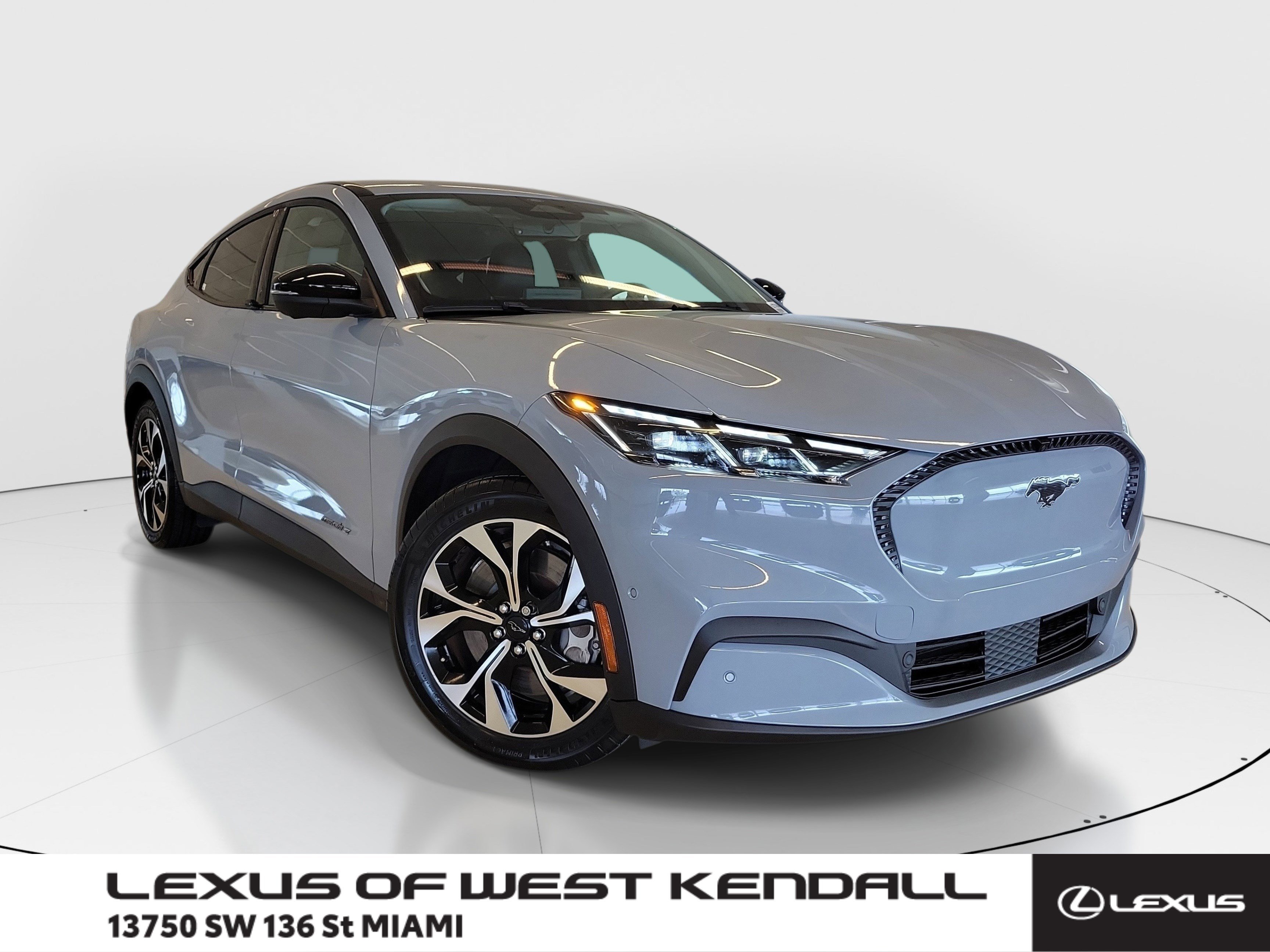 Used 2024 Gray Metallic Ford Select image 1