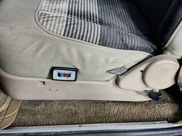 Used 1989 Red Ford  image 11