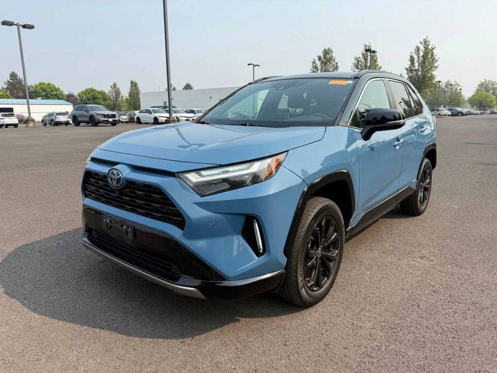Used 2022 Midnight Black Metallic Toyota XSE image 3