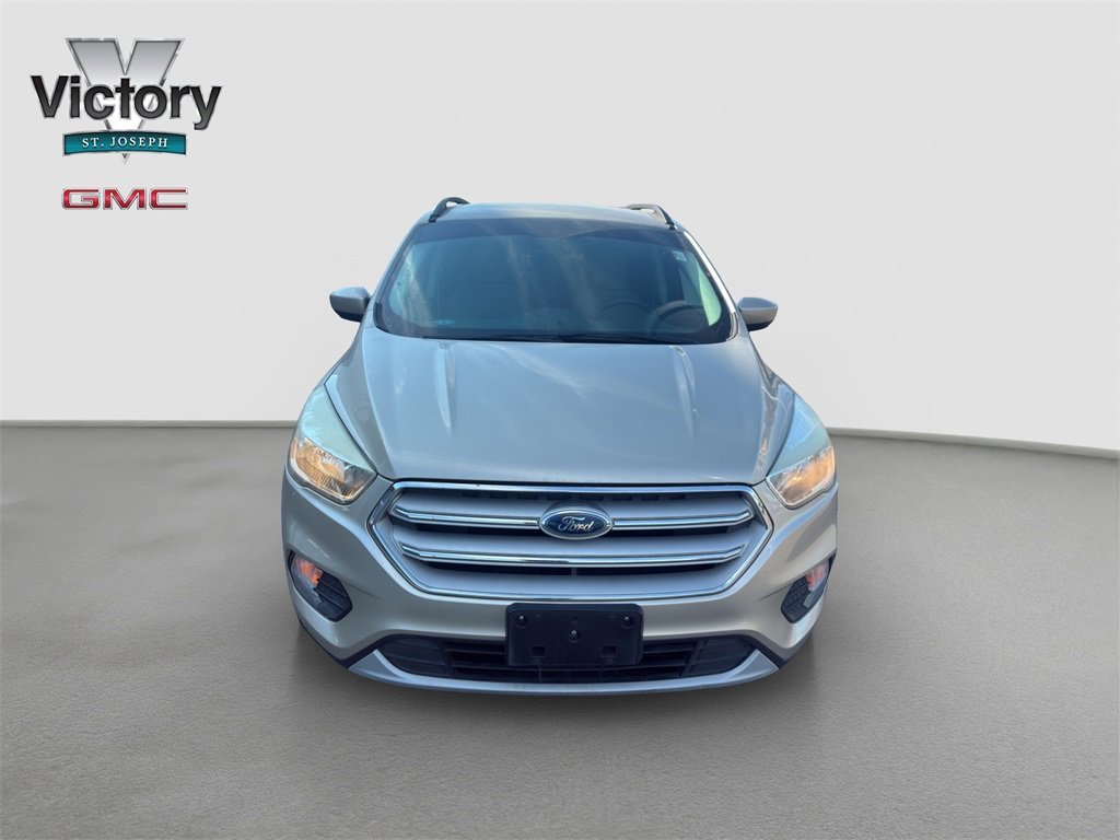 Used 2018 Ford Escape SE with VIN 1FMCU9GD3JUA99515 for sale in Kansas City