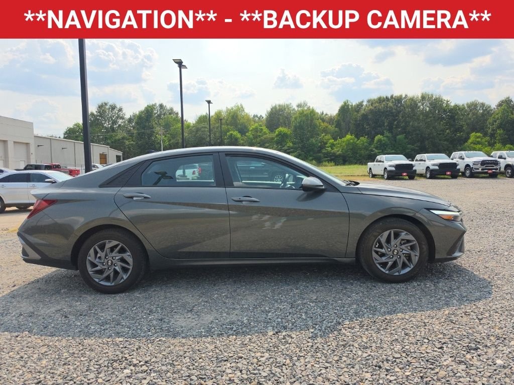 Used 2024 Gray Hyundai SEL image 2