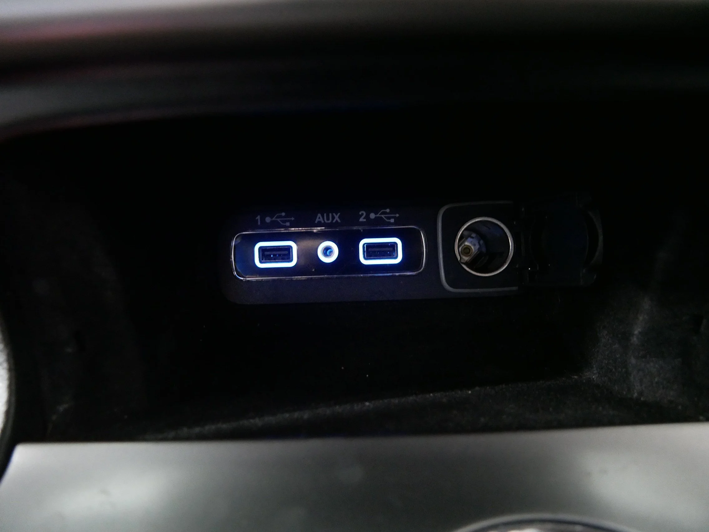 Used 2020 Bright White Clearcoat Jeep Altitude image 31