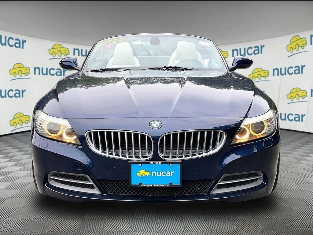 Used 2011 Blue BMW sDrive35i image 2