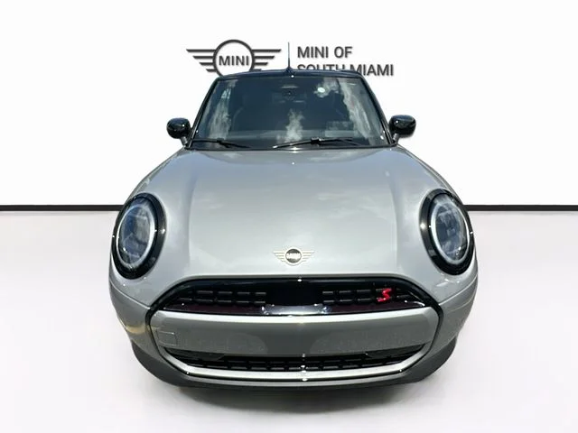 New 2026 Silver MINI Signature Plus image 2