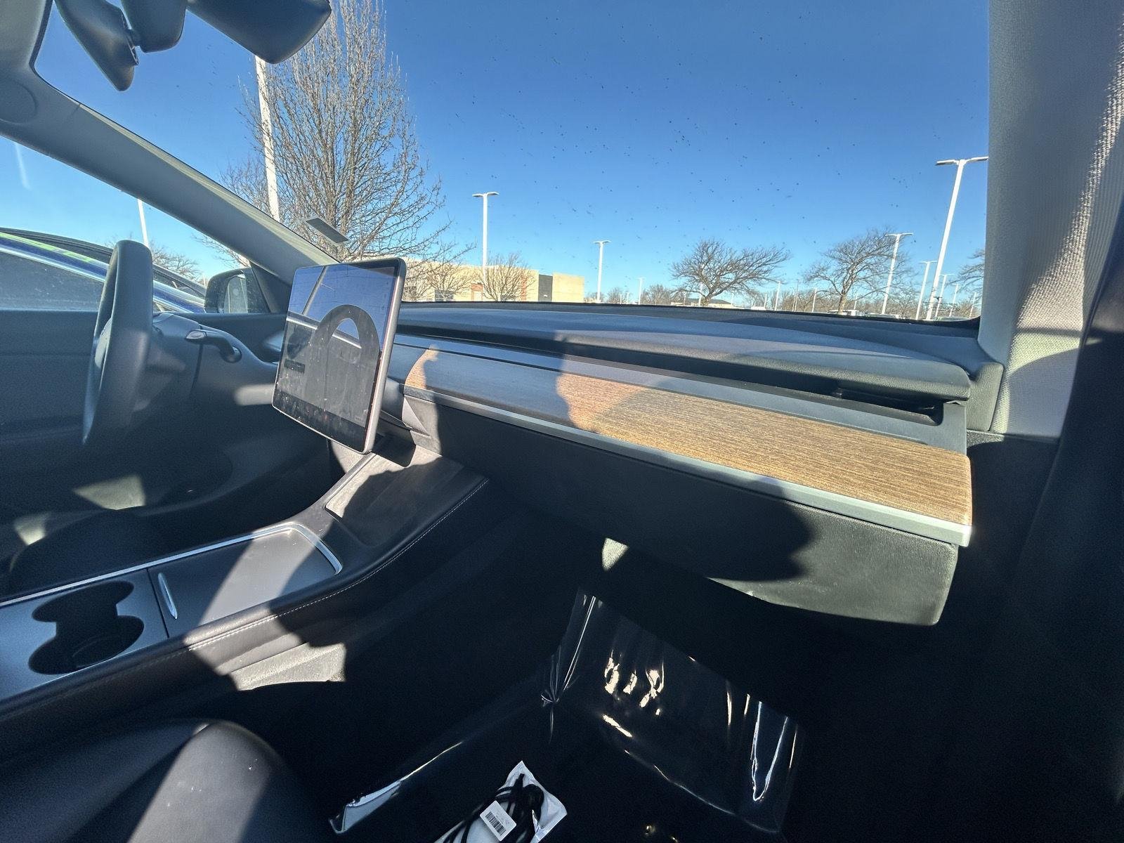 Used 2021 Tesla Model Y Long Range with VIN 5YJYGDEE6MF253650 for sale in Kansas City