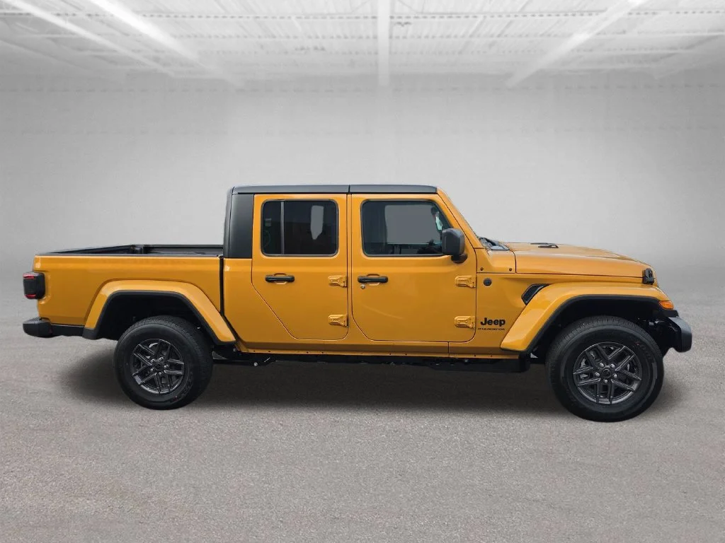 New 2026 Goldilocks Exterior Paint Jeep Sport S image 7