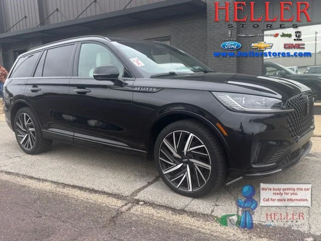 Used 2025 Infinite Black Metallic Clearcoat Lincoln Black Label image 1