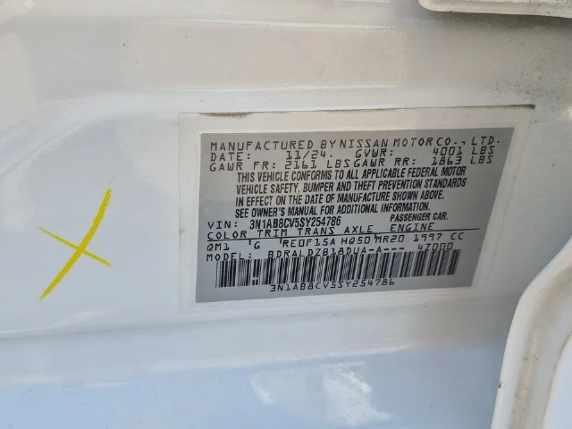 Used 2025 White Nissan SV image 36