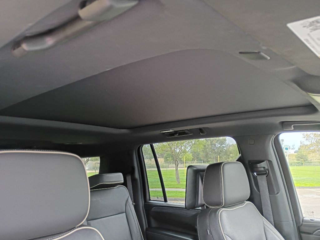 Used 2021 White Frost Tricoat GMC SLT image 12