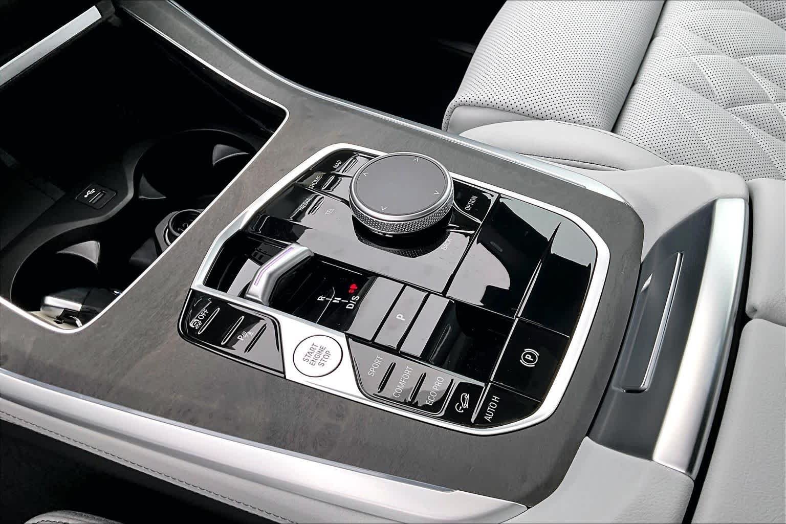 New 2026 Skyscraper Grey Metallic BMW xDrive40i image 7