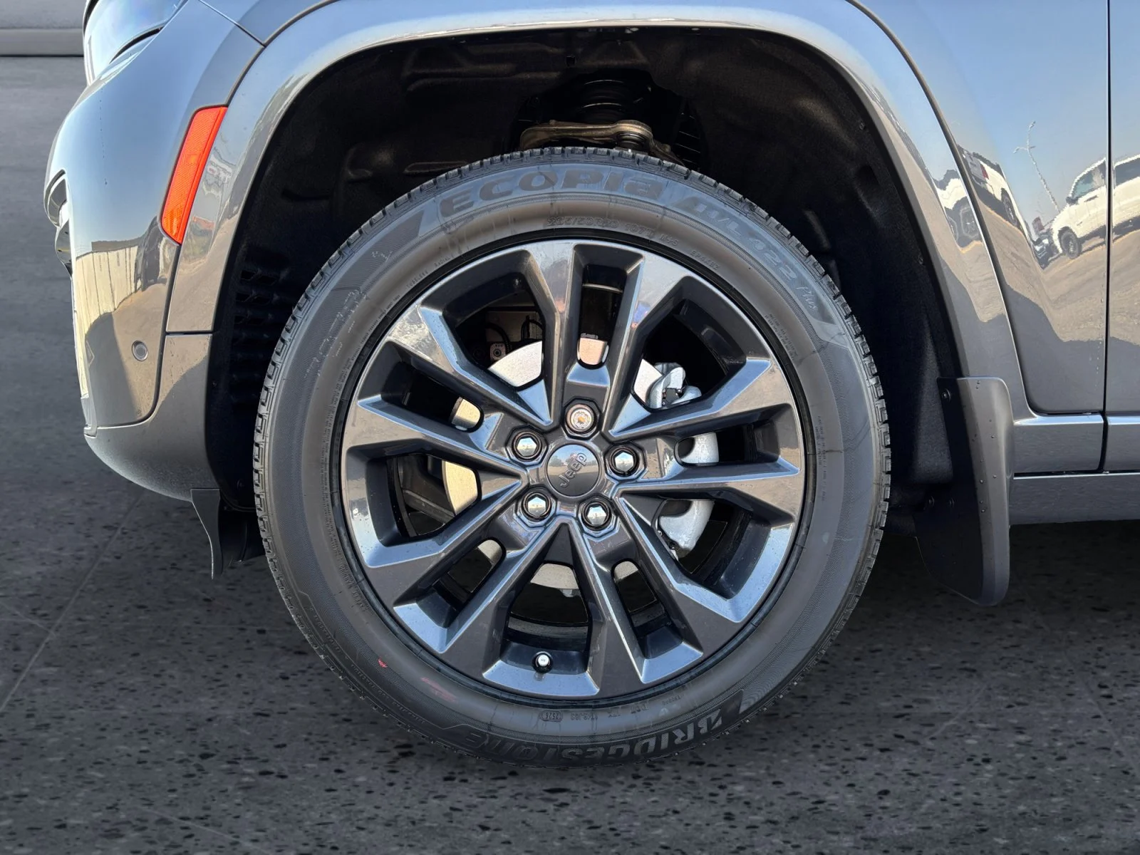 New 2026 Baltic Grey Metallic Jeep Limited Reserve image 9