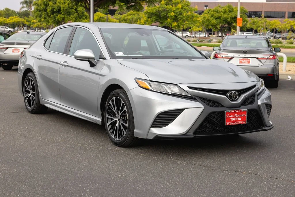Certified Used 2020 Celestial Silver Metallic Toyota SE image 3