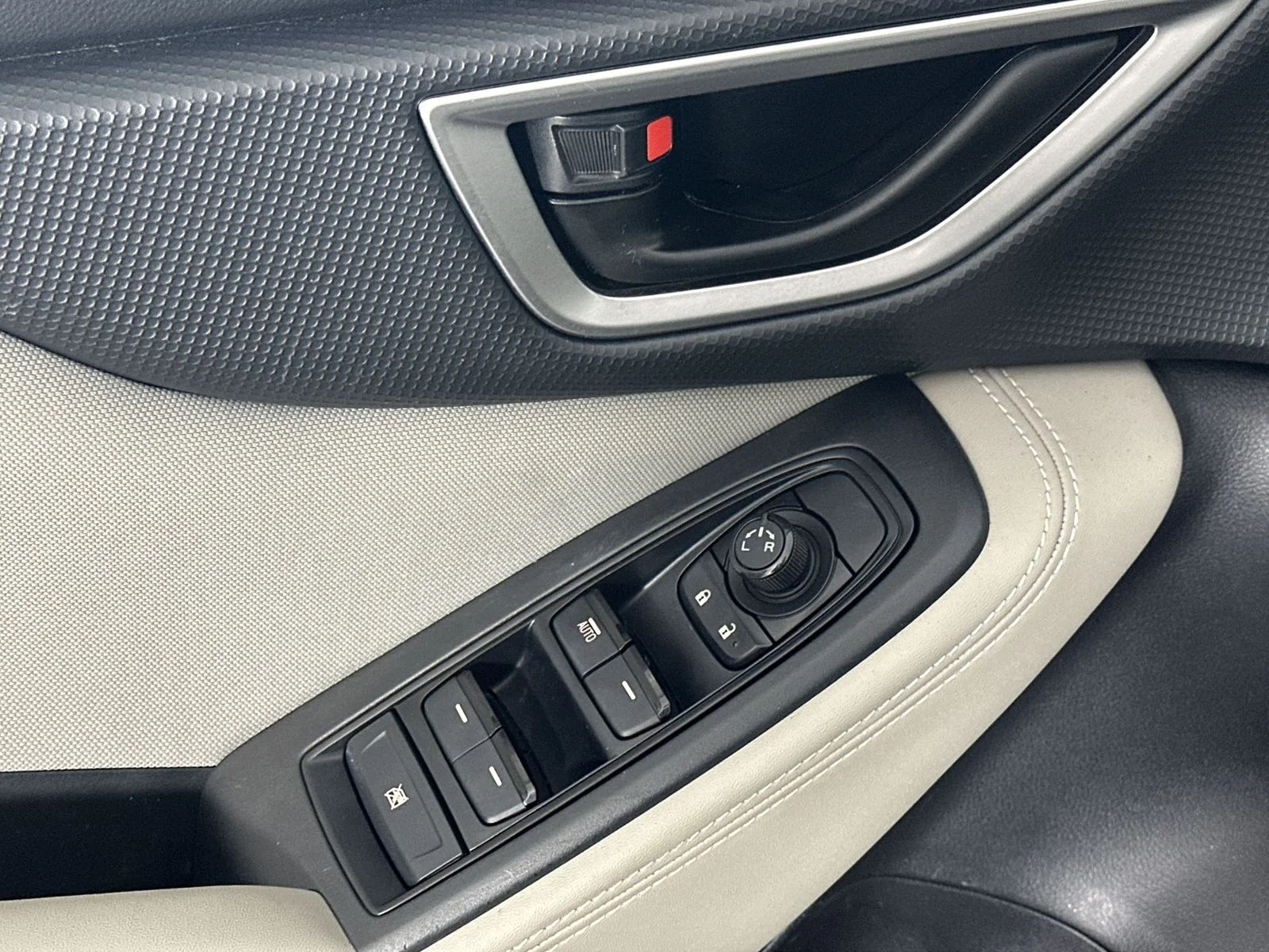 Used 2023 Green Subaru Base image 13