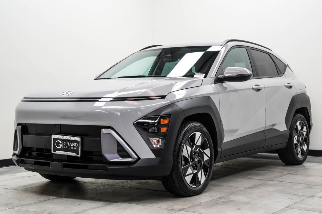 Used 2024 Gray Hyundai SEL image 7
