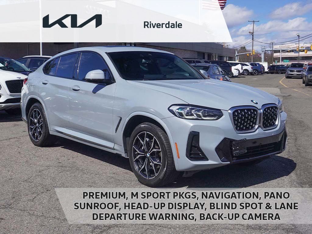 2022 BMW X4 xDrive30i's photo