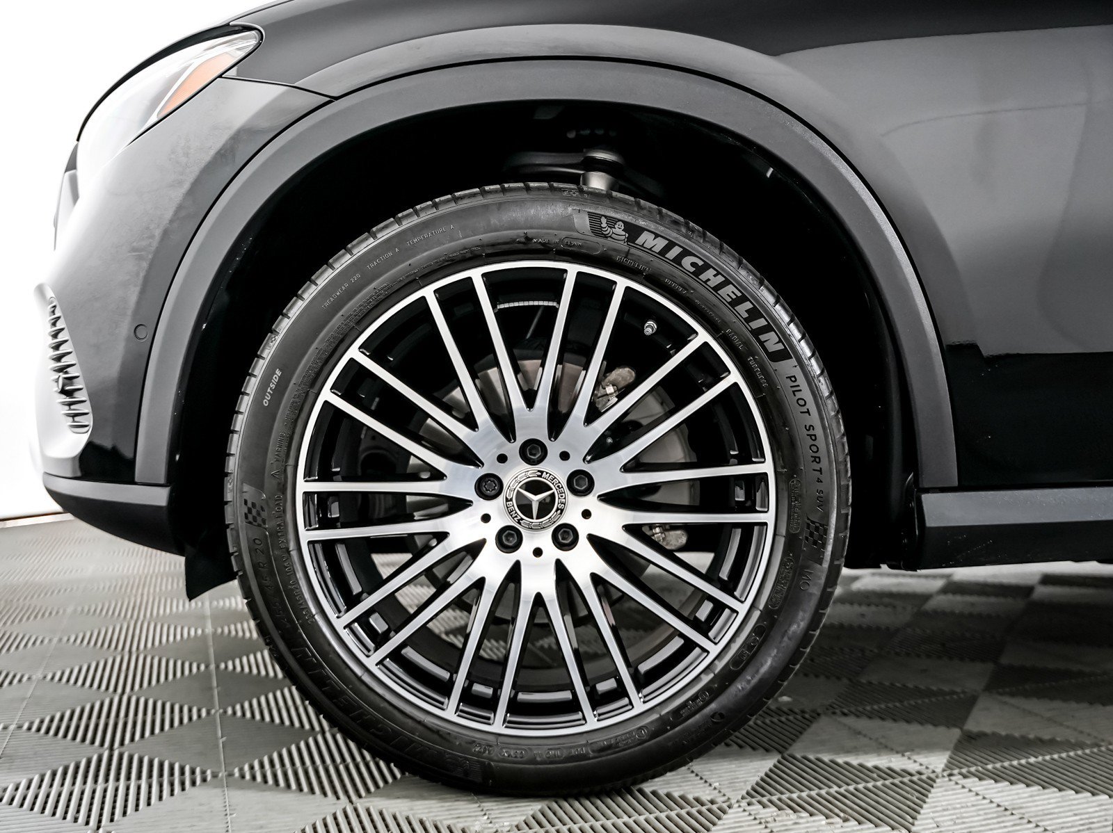 Certified Used 2024 Black Mercedes-Benz GLC 300 image 4