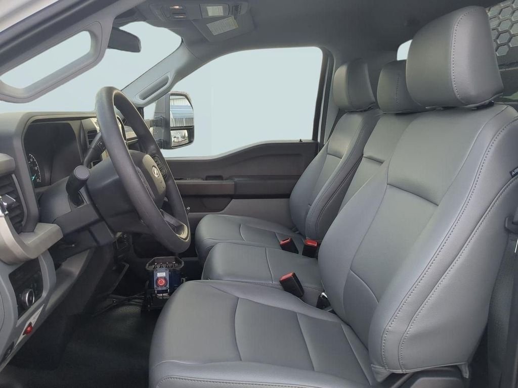 New 2024 Oxford White Ford F-550® XL image 48